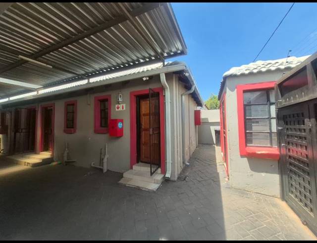 10 BEDROOM HOUSE FOR SALE IN SOSHANGUVE M